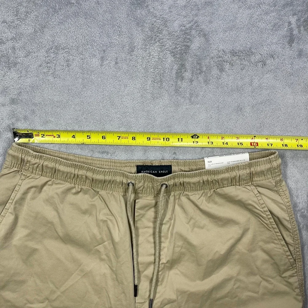 American Eagle Trekker Shorts Mens Large Khaki Flex 5.5